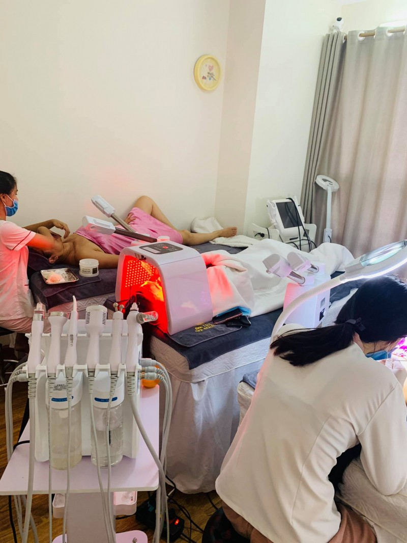 Clinic Spa còn có cả dịch vụ khắc phục các khuyết điểm về ngoại hình