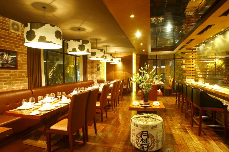 Ánh sáng nơi đặt bàn ăn cũng rất quan trọng