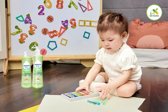 sữa tắm Lactacyd Baby Extra Milky