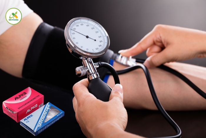 nên mua máy đo huyết áp loại nào