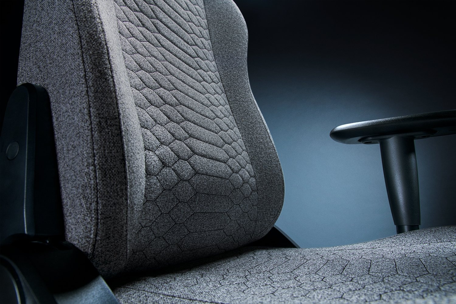 Hỗ trợ thắt lưng tích hợp của ghế Razer Iskur V2 X