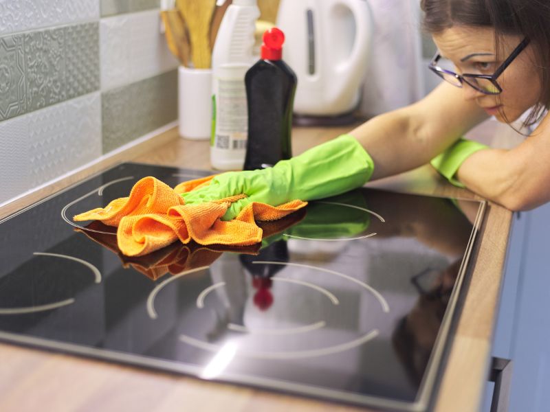 Mẹo 6 Bước Vệ Sinh Bếp Từ Hiệu Quả.