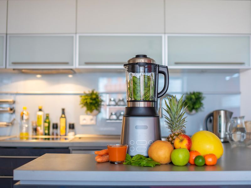 Nên mua máy xay sinh tố hay máy ép trái cây?