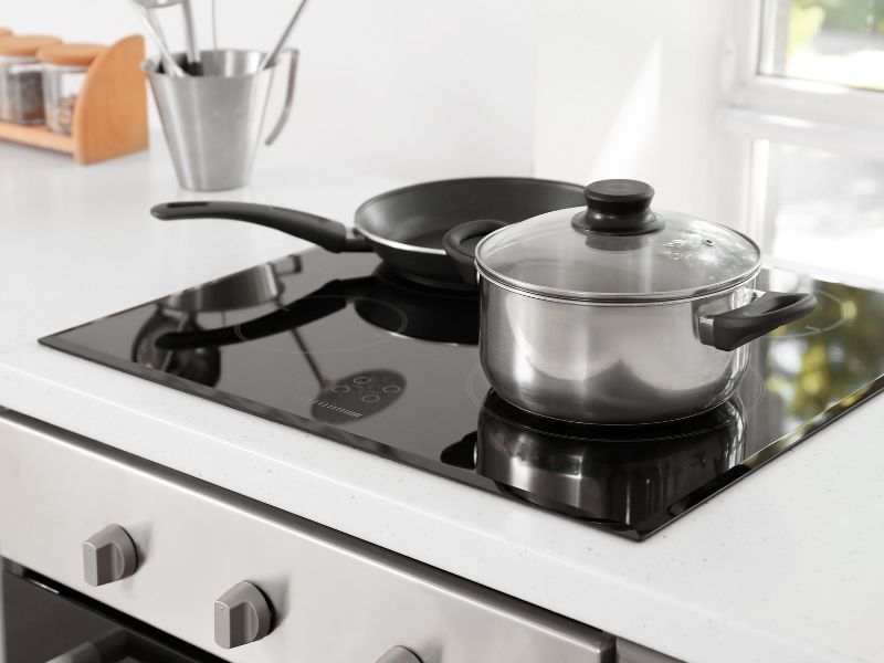 Bếp Từ Có Kén Nồi Không? Tất Tần Tật Những Điều Bạn Cần Biết