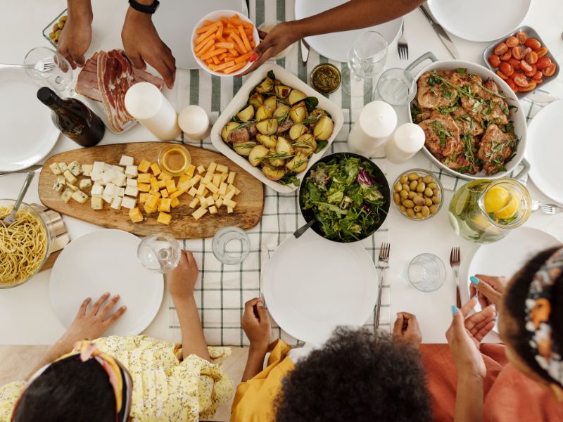 Nấu ăn tại nhà: Lựa chọn vàng cho sức khỏe và hạnh phúc gia đình