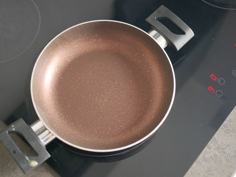 Tìm hiểu mã lỗi bếp hồng ngoại thường gặp và cách khắc phục tại nhà.