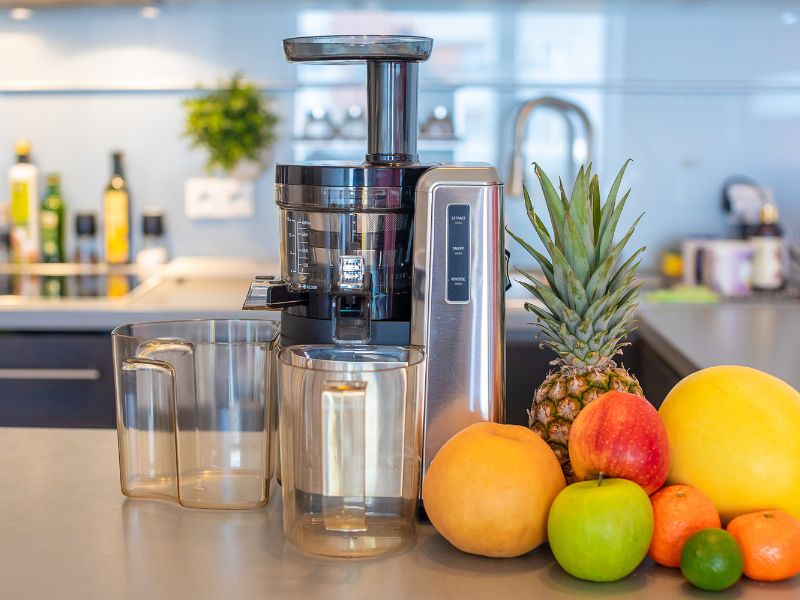 Nên mua máy xay sinh tố hay máy ép trái cây?