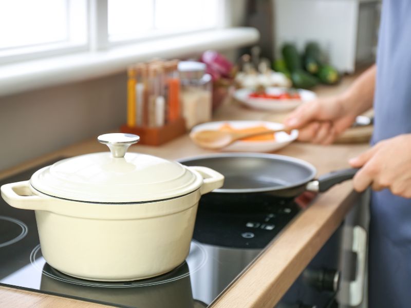 Bếp hồng ngoại không nóng: Nguyên nhân và giải pháp khắc phục