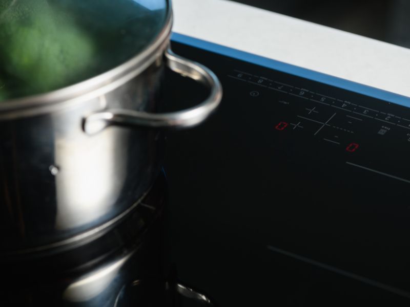 Lỗi E1 Bếp Từ: Nguyên Nhân Và Cách Khắc Phục