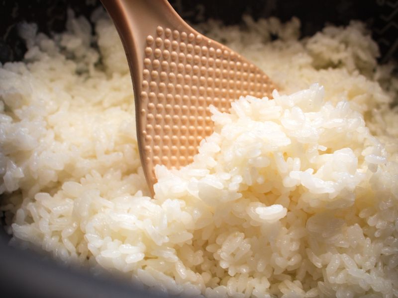 Nồi Cơm Điện Bị Trầy Xước Lớp Chống Dính Có Nên Dùng Tiếp?