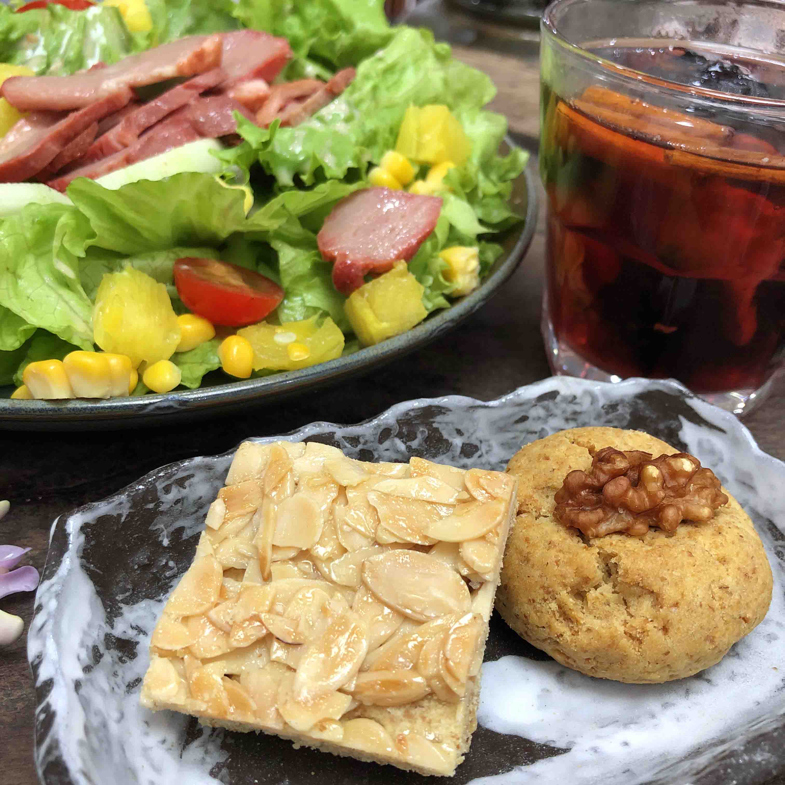 Banh-ngoi-nguyen-cam-hanh-nhan-an-kieng-giam-can