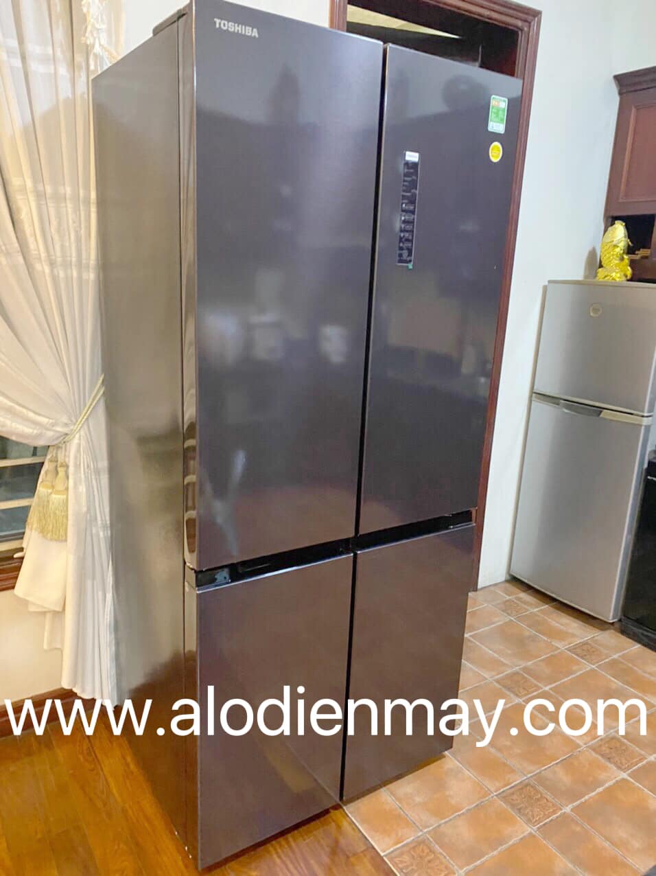 Tủ lạnh Toshiba 4 cánh inverter 511 lít GR-RF610WE-PMV(37)-SG chính hãng