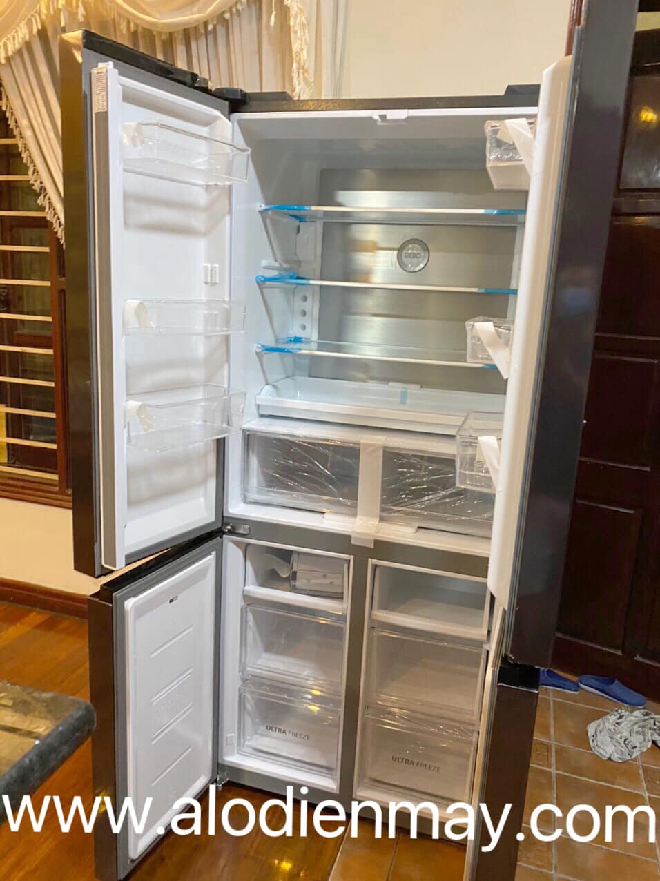 Tủ lạnh Toshiba 4 cánh inverter 511 lít GR-RF610WE-PMV(37)-SG chính hãng