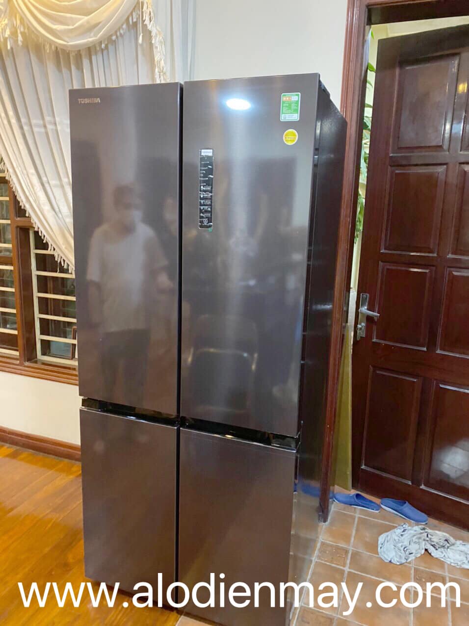 Tủ lạnh Toshiba 4 cánh inverter 511 lít GR-RF610WE-PMV(37)-SG chính hãng