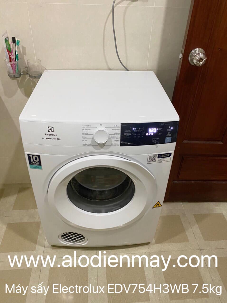 Máy sấy thông hơi Electrolux 7,5 kg UltimateCare 300 EDV754H3WB chính hãng