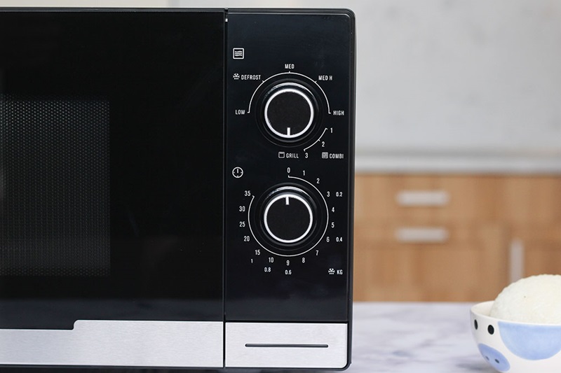 Lò vi sóng Electrolux có nướng 23 lít EMM2318X