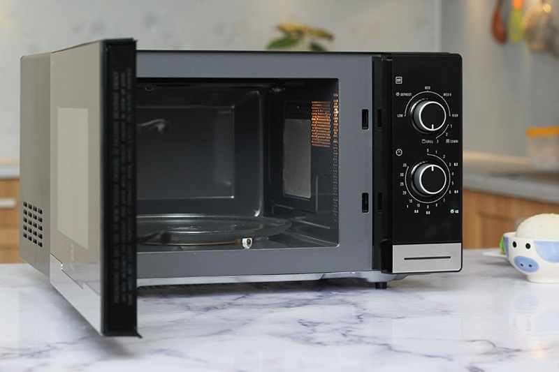 Lò vi sóng Electrolux có nướng 23 lít EMM2318X