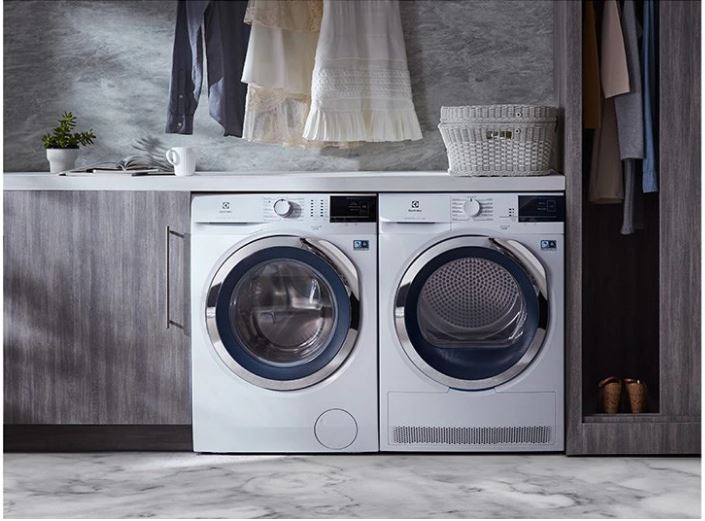 Máy sấy thông hơi 8.5kg Electrolux EDS854J3WB