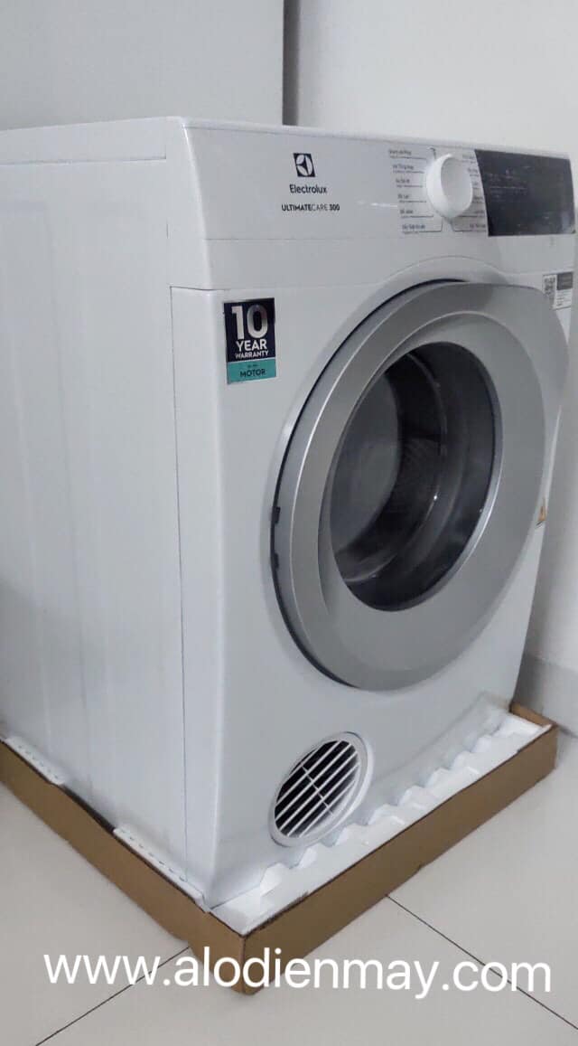 Máy sấy thông hơi Electrolux 8,5 kg UltimateCare 300 EDV854J3WB giá rẻ chính hãng