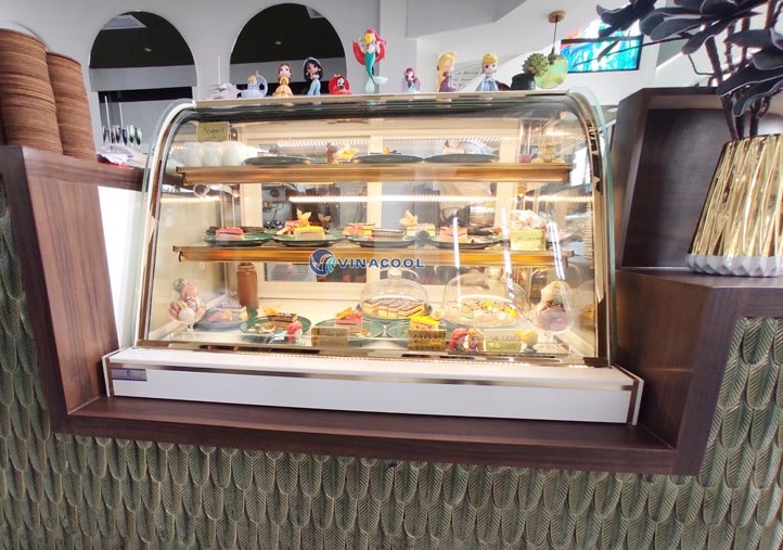 Tủ trưng bày bánh kính cong cho quán cafe DH-900 giá rẻ