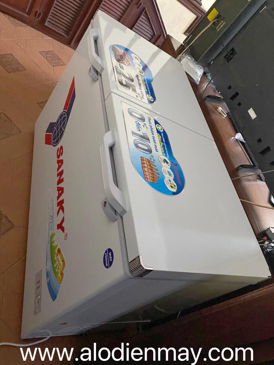 Tủ đông Sanaky inverter dàn đồng 761 lít VH 8699HY3