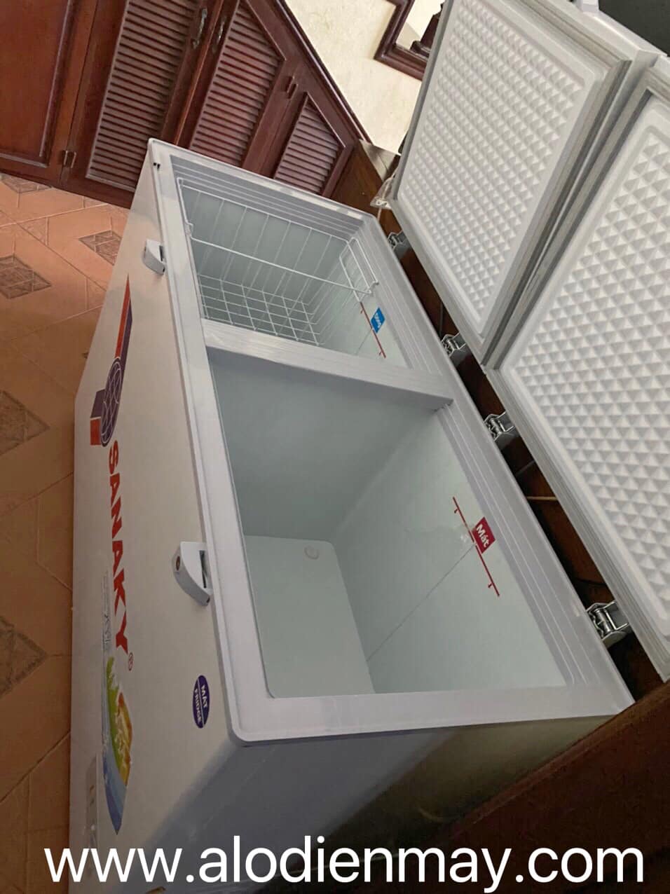 Tủ đông Sanaky inverter dàn đồng 761 lít VH 8699HY3