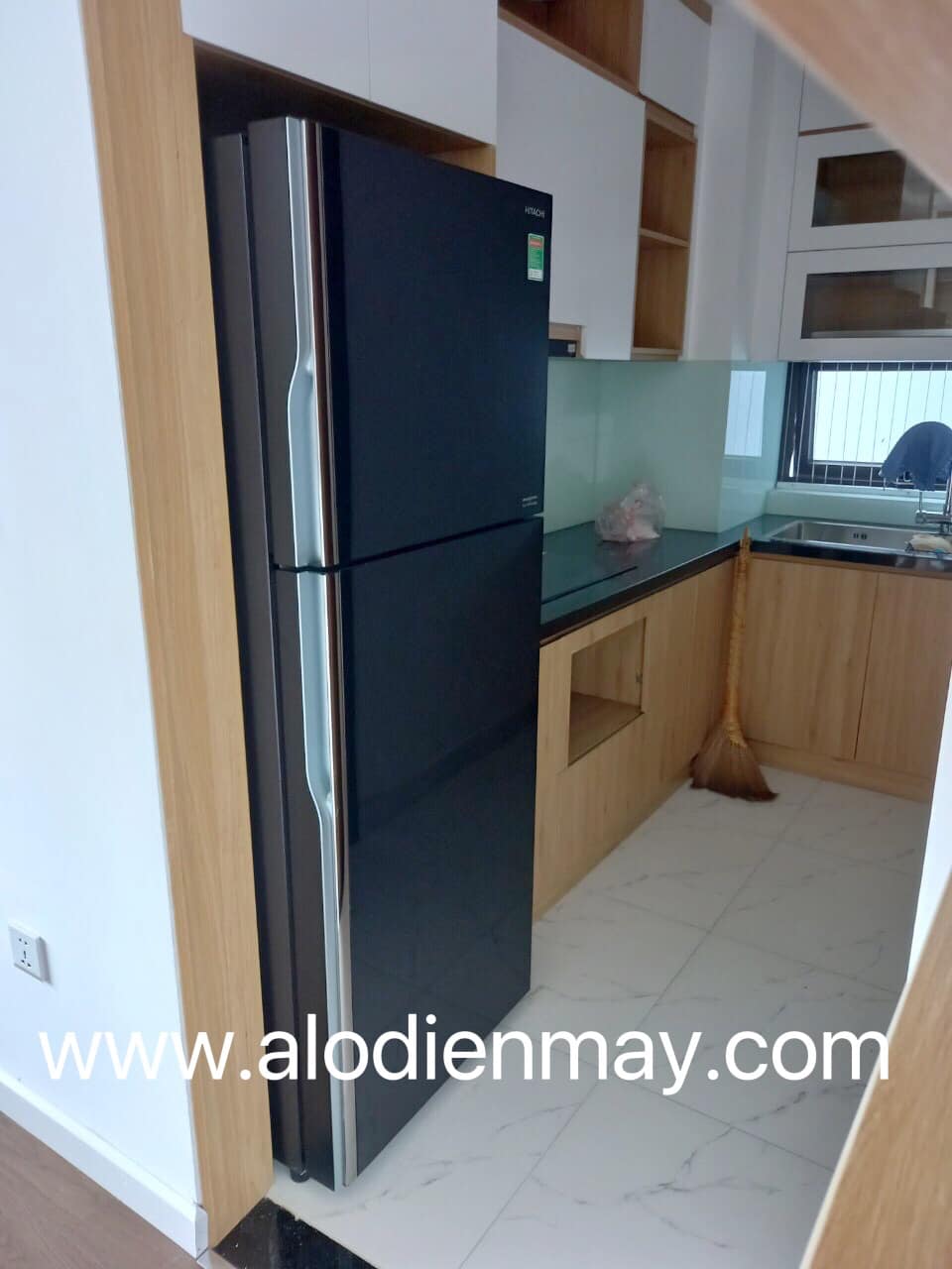 Tủ lạnh 2 cánh inverter 366 lít Hitachi R-FVX480PGV9 (GBK) uy tín