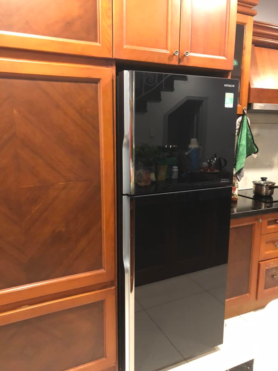 Tủ lạnh 2 cánh Hitachi inverter 339 lít R-FVX450PGV9 (GBK) màu đen tại Hà Nội