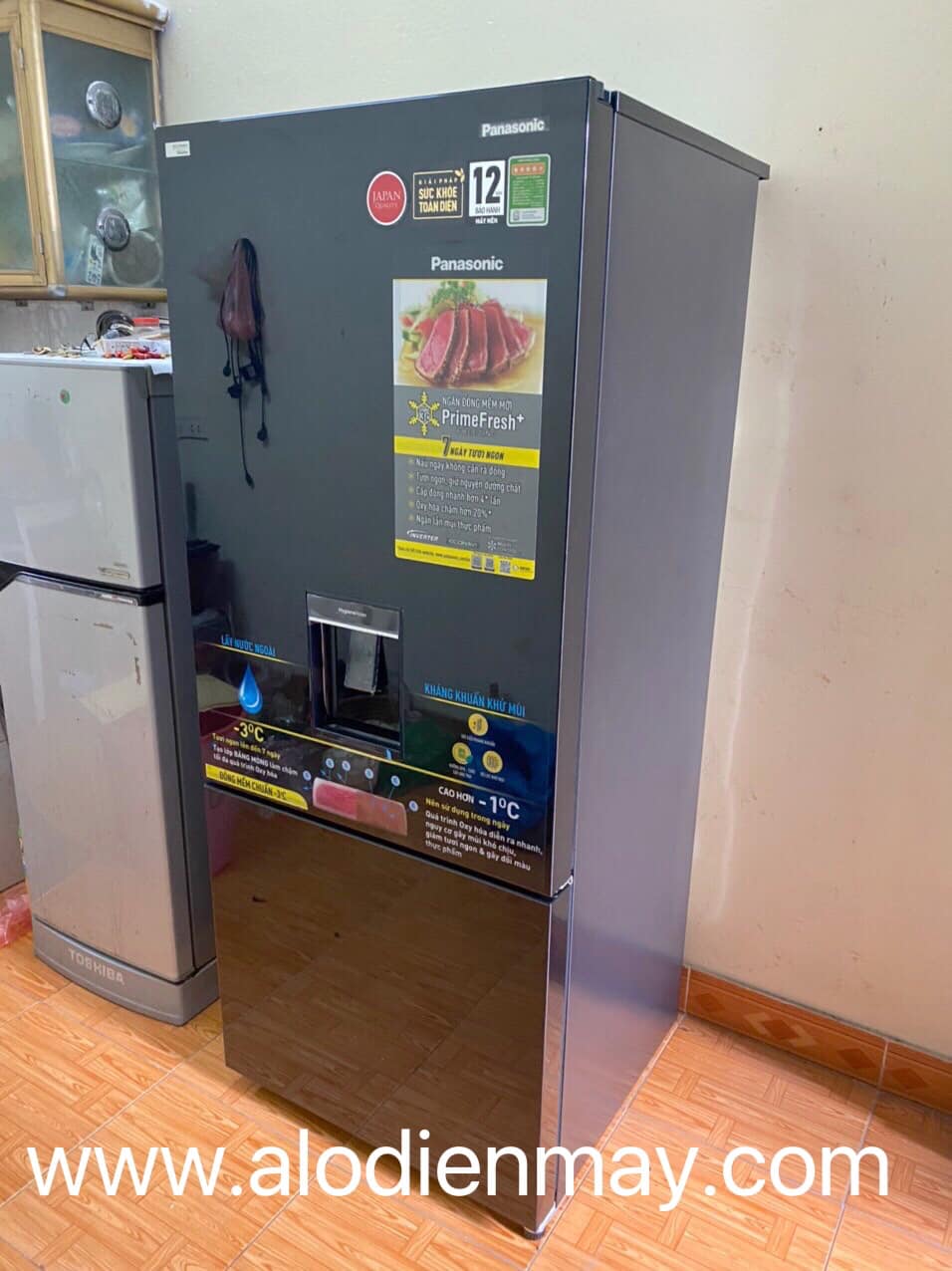 Tủ lạnh Panasonic inverter 377 lít NR-BX421GPKV giá rẻ chính hãng