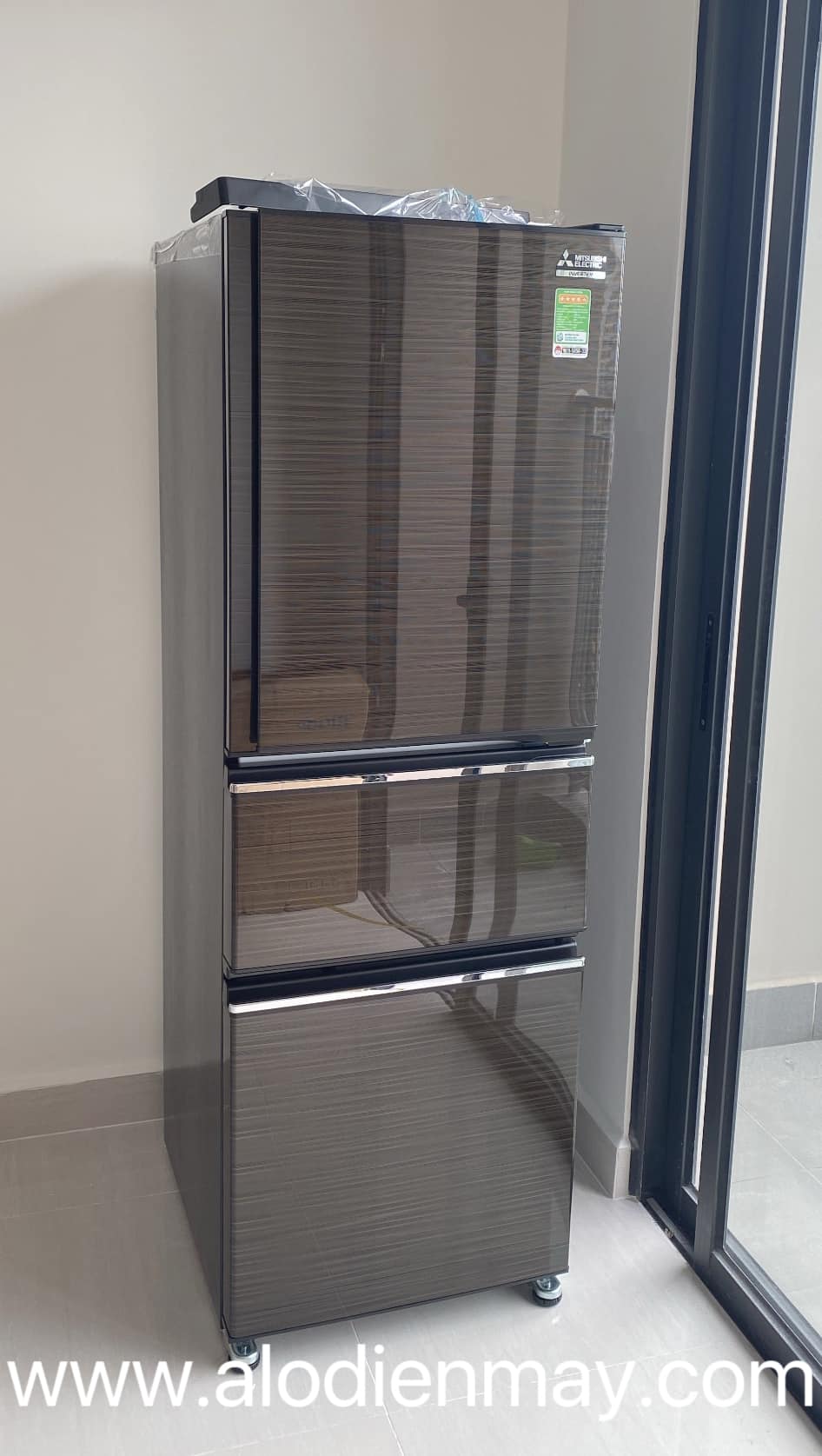 Tủ lạnh Mitsubishi 3 cánh 272 lít MR-CX35EM-BRW-V giá rẻ chính hãng