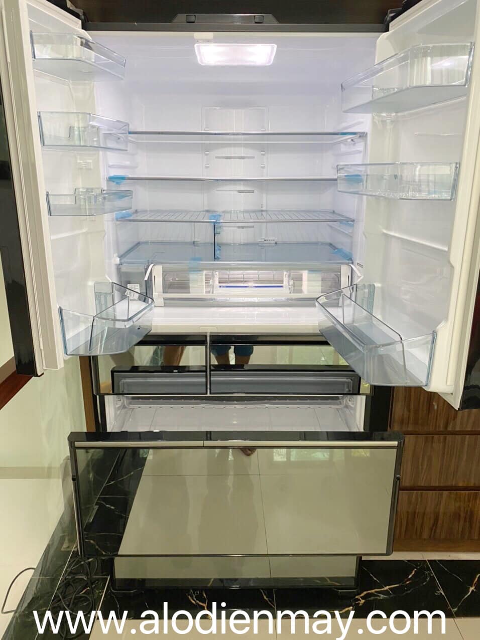 Tủ Lạnh Hitachi 6 cánh inverter 735 lít R-ZX740KV (X) nhập khẩu Nhật Bản