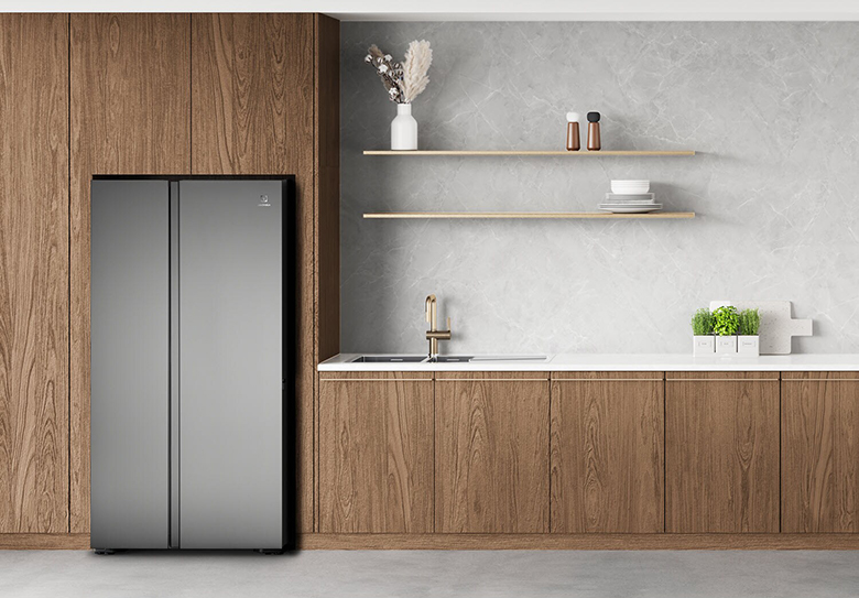 Tủ lạnh SBS Electrolux inverter 624 lít ESE6600A-AVN giá tốt