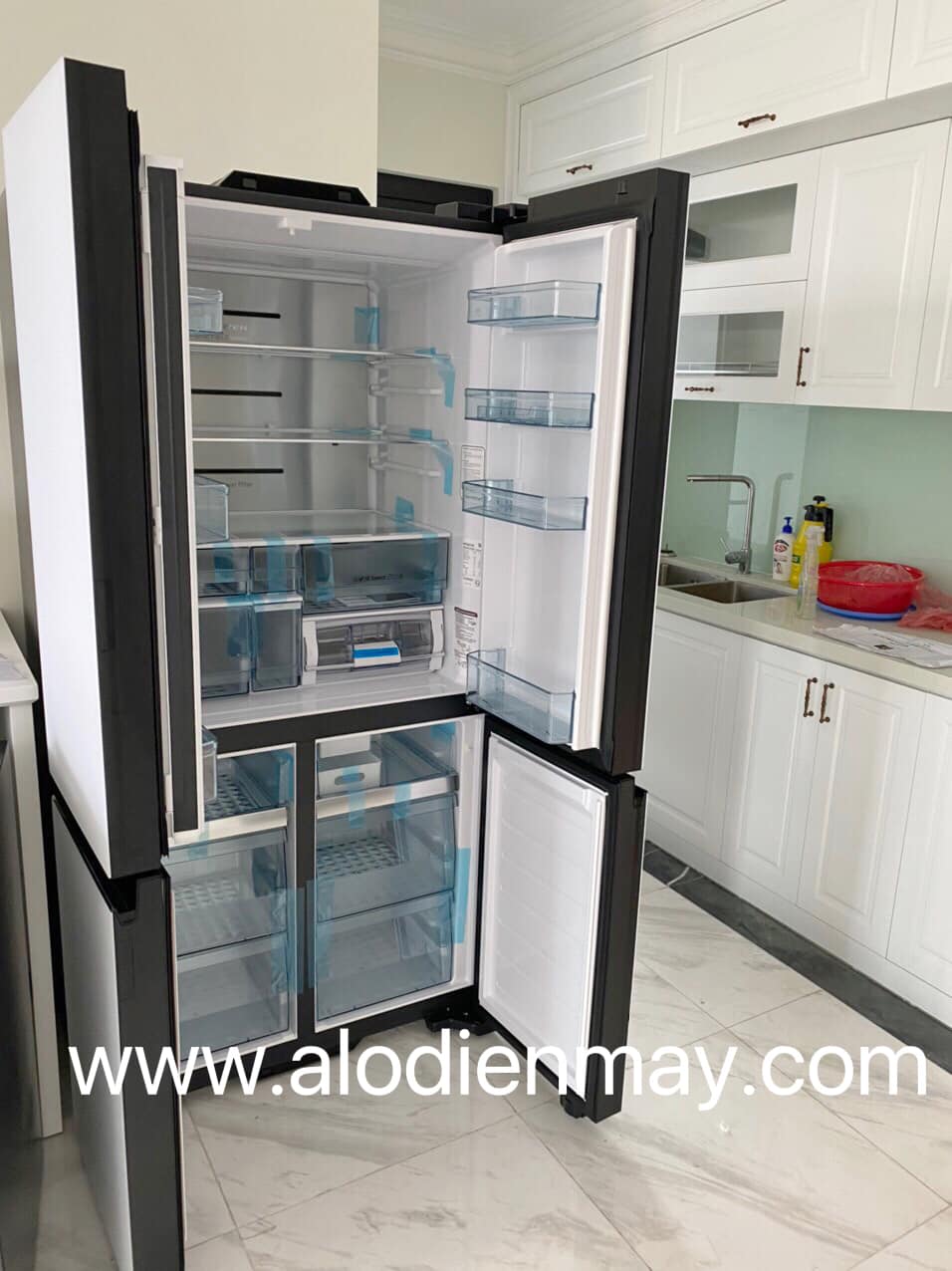 Tủ lạnh inverter Hitachi 4 cửa ngăn đông dưới R-WB640VGV0X (MGW) uy tín