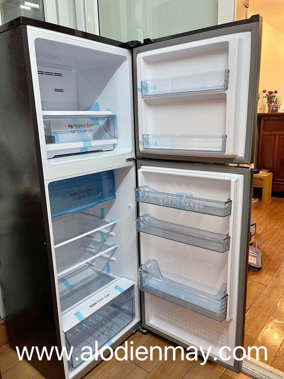 Tủ lạnh Panasonic inverter 306 lít NR-TV341VGMV chính hãng tại Hà Nội