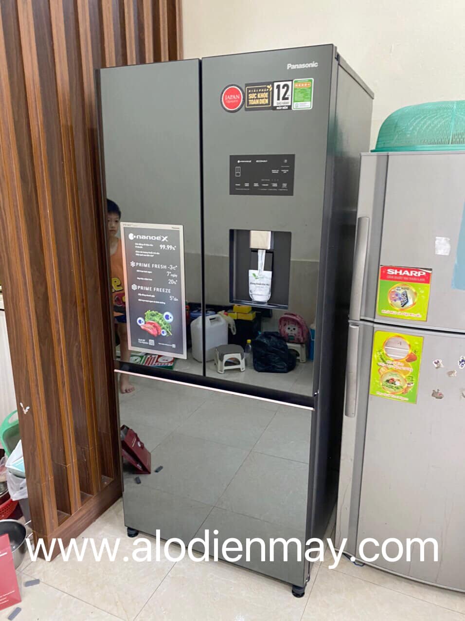 Tủ lạnh 3 cánh Panasonic inverter 495 lít NR-CW530XMMV giá rẻ