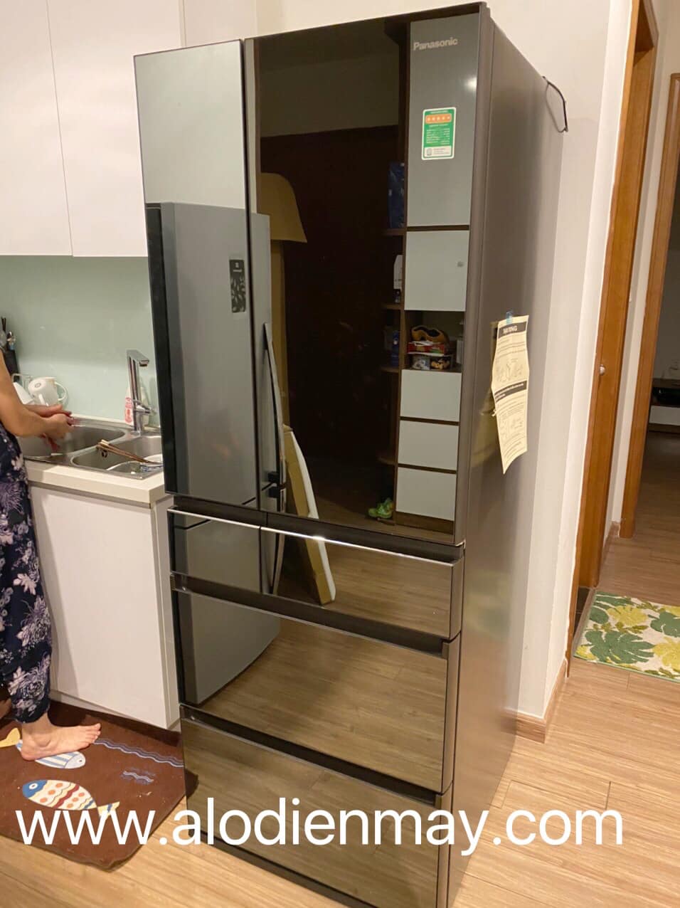 Tủ lạnh Panasonic inverter 589 lít 6 cánh NR-F603GT-X2 chính hãng tại Hà Nội
