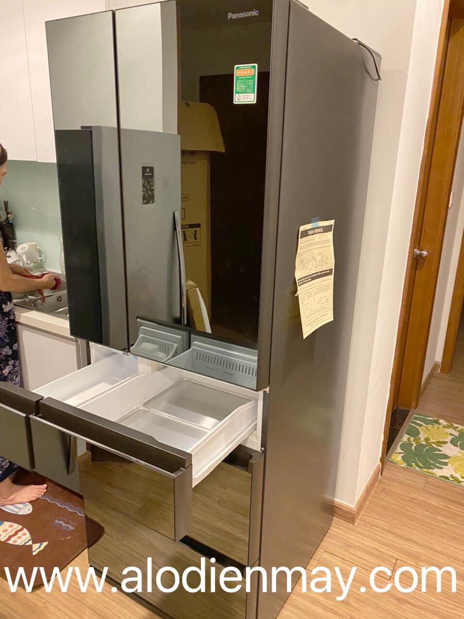 Tủ lạnh Panasonic inverter 589 lít 6 cánh NR-F603GT-X2 chính hãng tại Hà Nội