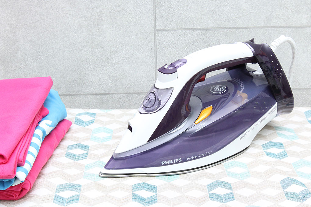 Nên mua bàn ủi hơi nước đứng hay bàn ủi hơi nước cầm tay