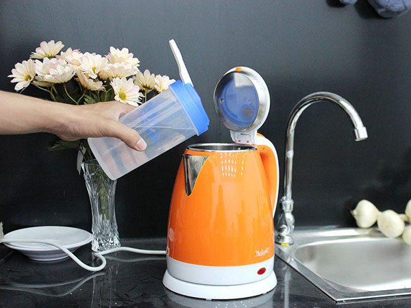 Nguyên nhân khiến cho bình đun siêu tốc của gia đình nhanh hư