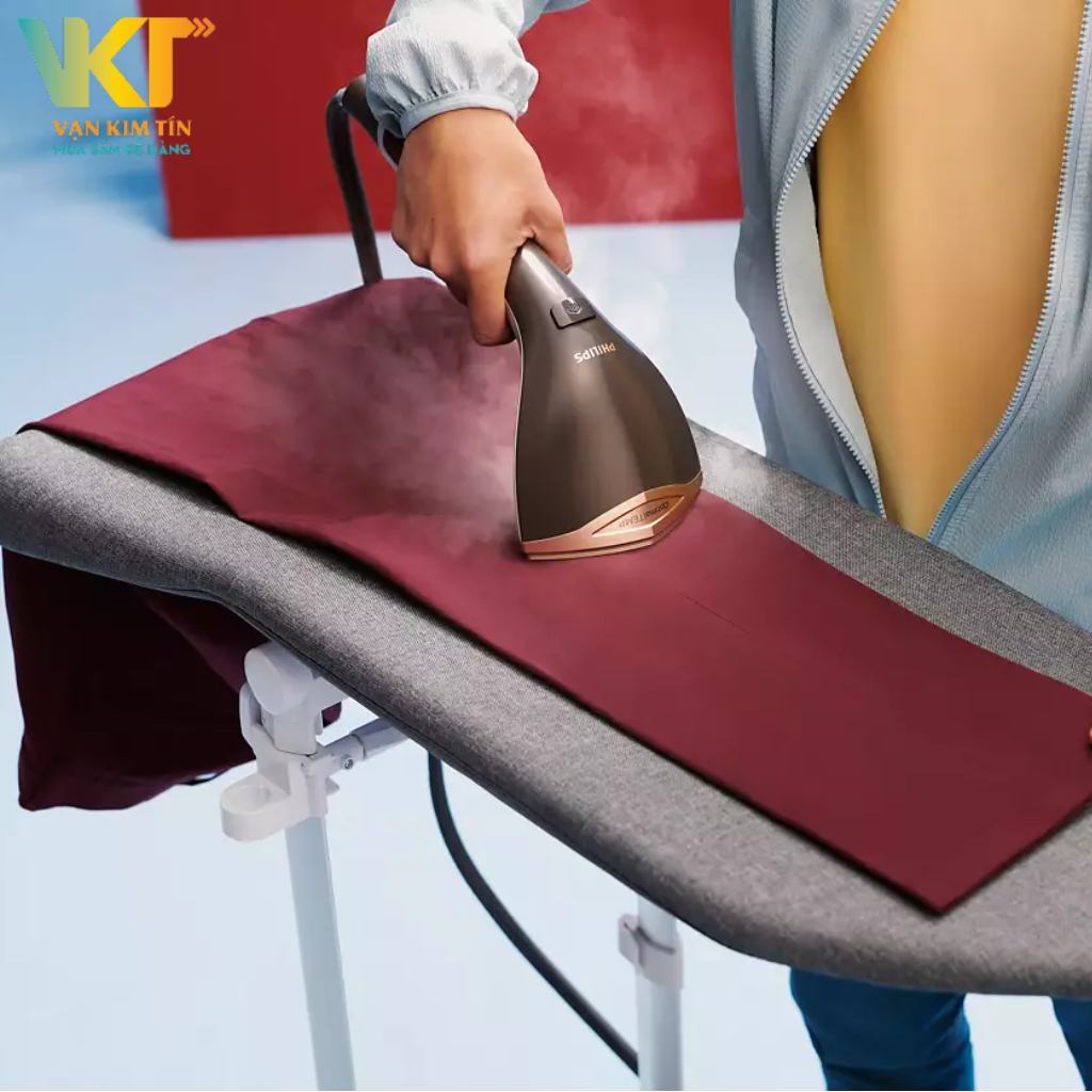 Bàn ủi hơi nước đứng Philips GC628/80