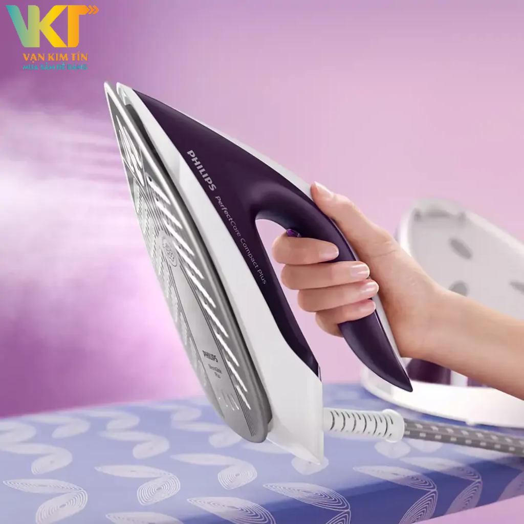 Bàn ủi hơi nước Philips GC7933/30