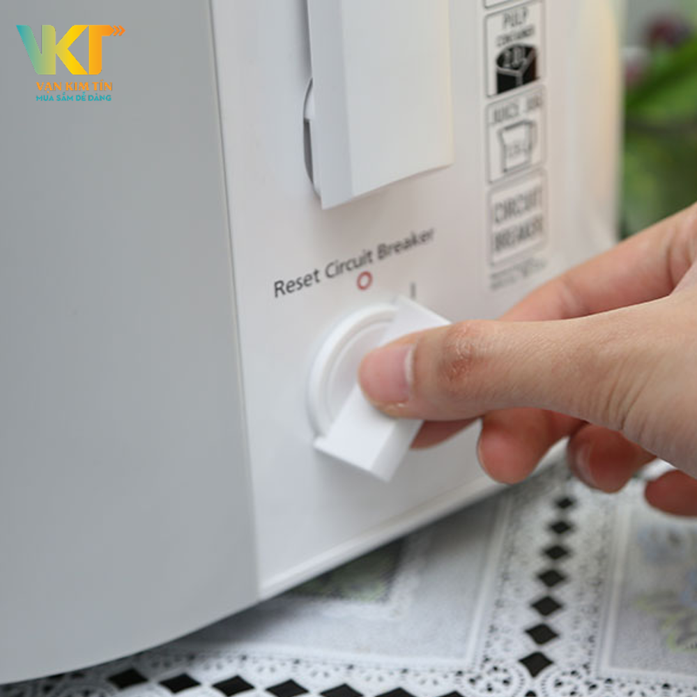 Máy ép trái cây Panasonic MJ-SJ01WRA