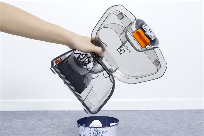 Máy hút bụi không túi Electrolux Z1231