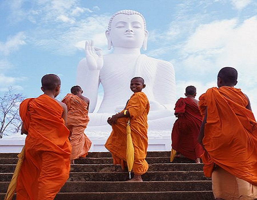 người dân sinrakan theo đạo phật