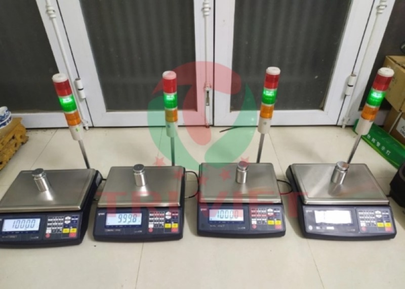 Cân điện tử đếm số lượng rất dễ sử dụng