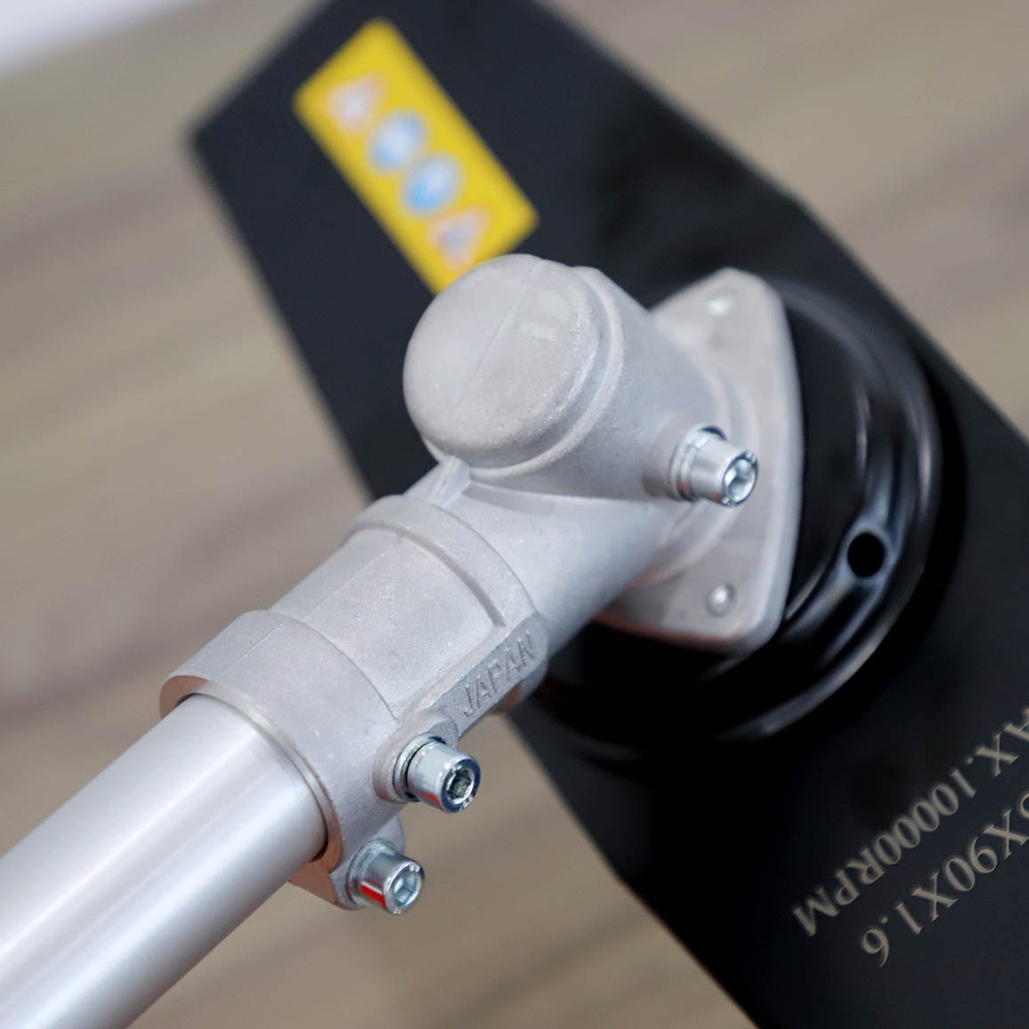 Máy Cắt Cỏ Mitsukaisho 330 900W Đỏ Đen 2 Thì