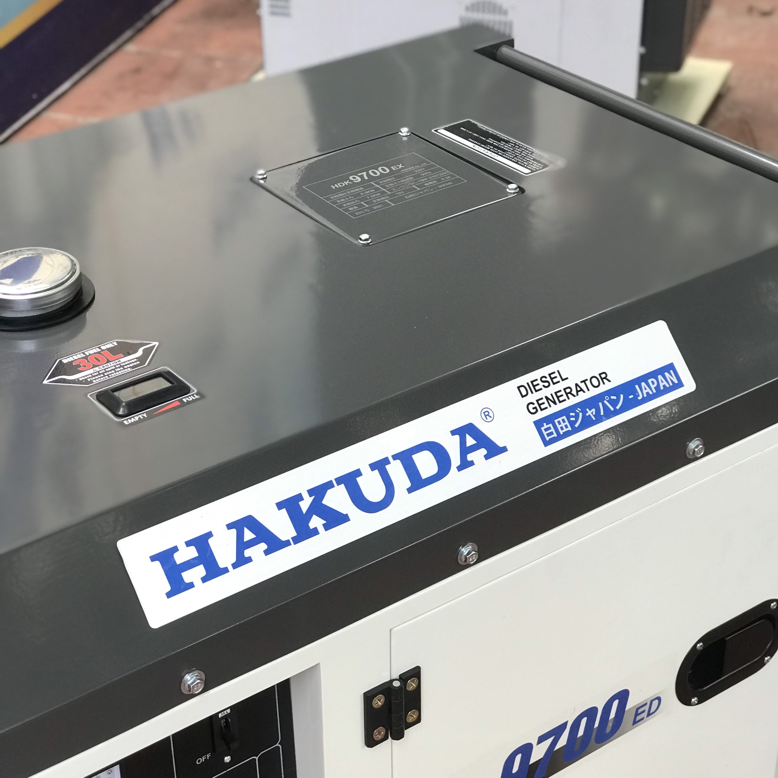 Máy phát điện chạy dầu Hakuda 6Kw HKD 9700ED