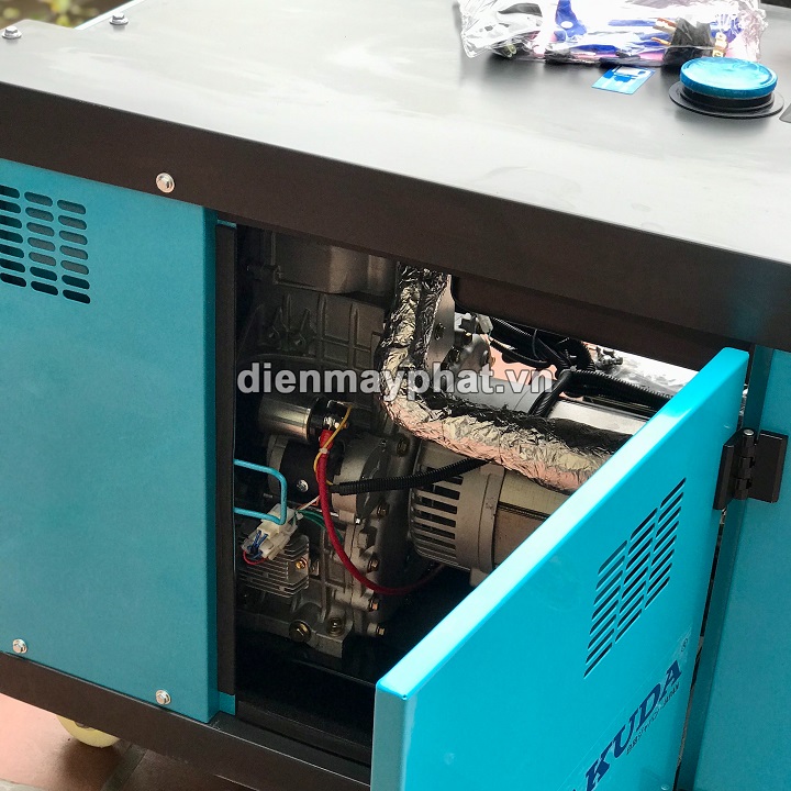 Máy Phát Điện Chạy Dầu Hakuda HKD 10KVA