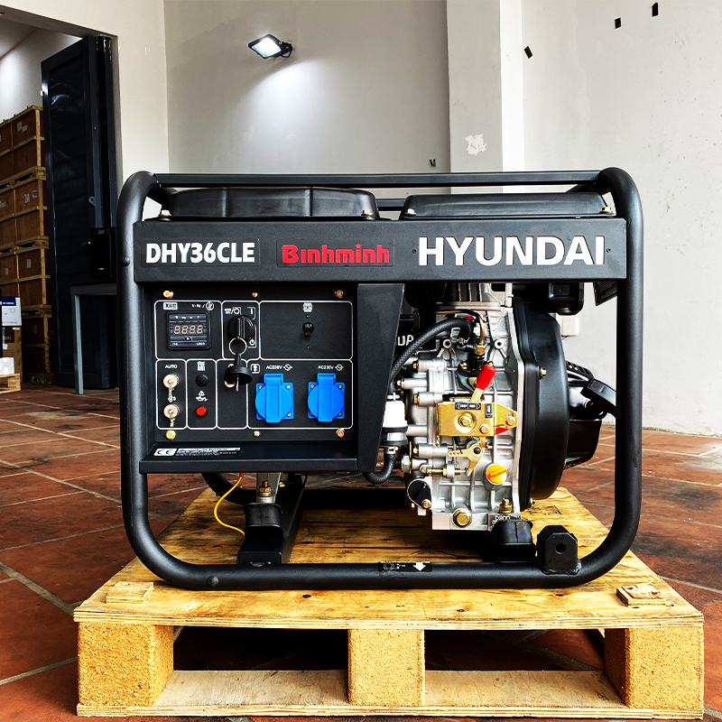 Máy Phát Điện Chạy Dầu Hyundai 3.0KVA DHY36CLE