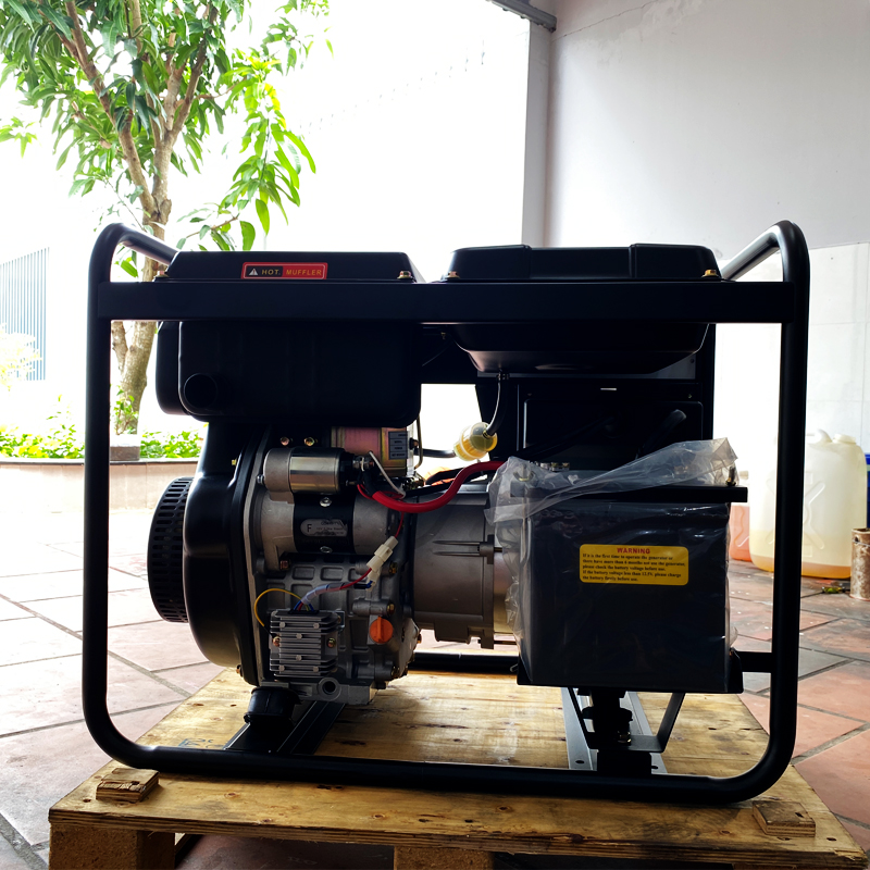 Máy Phát Điện Chạy Dầu Hyundai 4.6KVA DHY50CLE